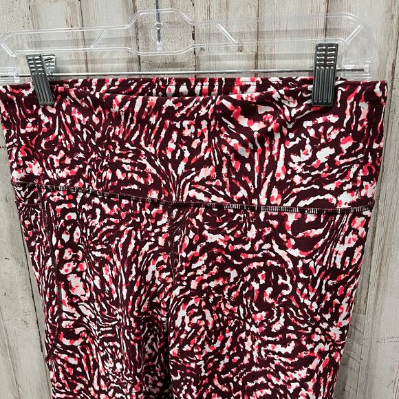 Under Armour Heatgear Black Rose Printed Capri Workout Womens Size Large - Picture 2 of 7